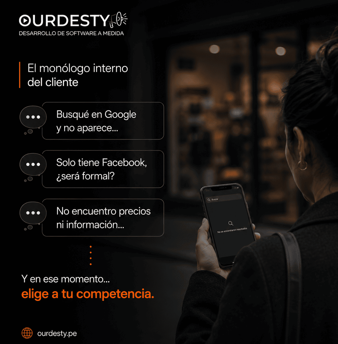 persona mirando su celular frente a un negocio chica mira su teléfono buscando una pagina web, frente a esa mismo negocio